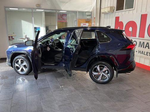 2025 Toyota RAV4 Hybrid SE