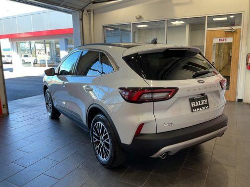 2026 Ford Escape PHEV Base