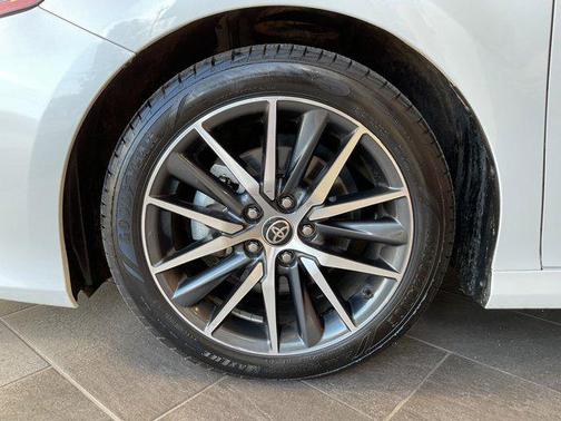 2023 Toyota Camry Hybrid XLE