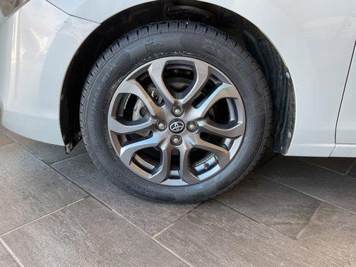 2019 Toyota Yaris Sedan LE