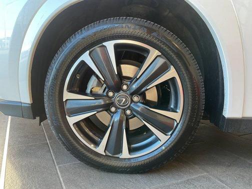 2022 Lexus UX 250h Luxury