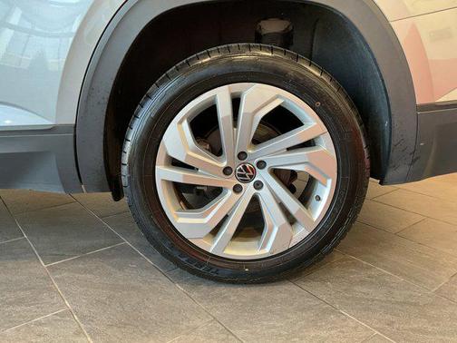2022 Volkswagen Atlas 3.6L SE w/Technology