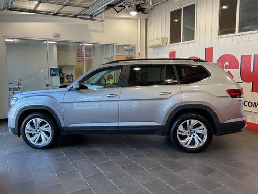 2022 Volkswagen Atlas 3.6L SE w/Technology