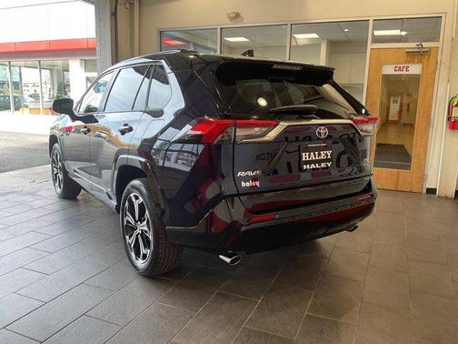 2025 Toyota RAV4 Hybrid SE