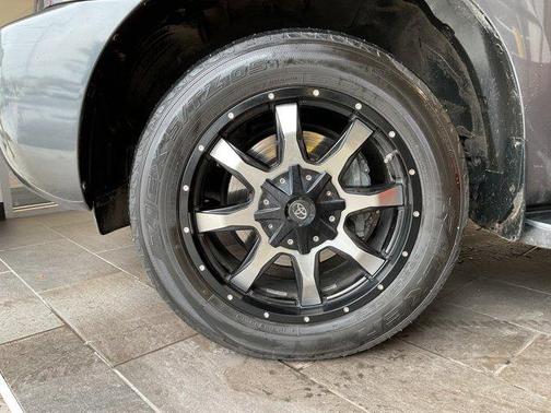 2017 Toyota Sequoia SR5