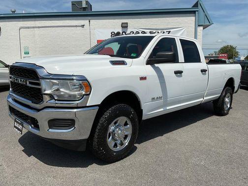 2022 RAM 2500 Tradesman Crew Cab 4x4 8' Box