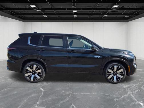 Black Diamond 2026 Mitsubishi Outlander PHEV SE