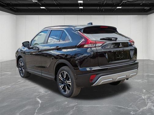 Labrador Black Pearl 2026 Mitsubishi Eclipse Cross SE