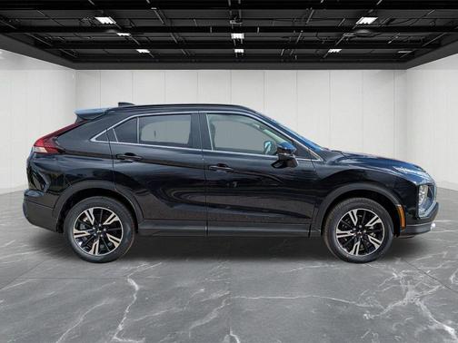 Labrador Black Pearl 2026 Mitsubishi Eclipse Cross SE