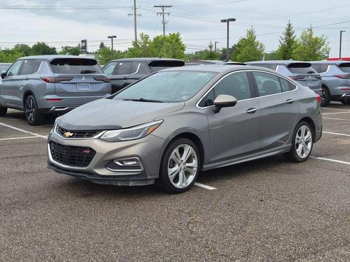 Pepperdust Metallic 2017 Chevrolet Cruze Premier