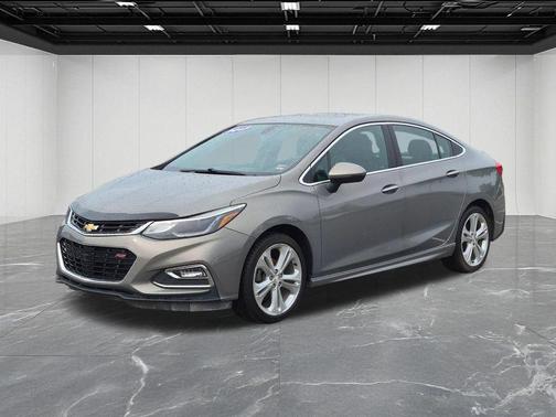 Pepperdust Metallic 2017 Chevrolet Cruze Premier