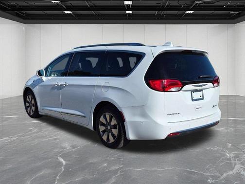 Bright White Clearcoat 2018 Chrysler Pacifica Hybrid Limited