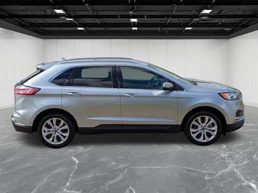 Silver Metallic 2020 Ford Edge Titanium