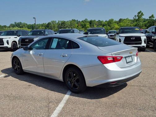 Silver Ice Metallic 2021 Chevrolet Malibu 1LS