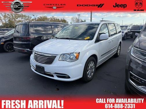 2016 Chrysler Town & Country Touring