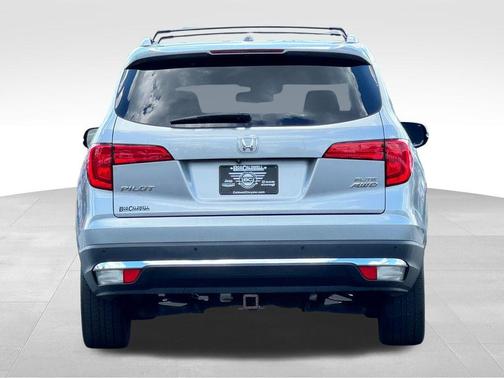 Lunar Silver Metallic 2017 Honda Pilot Elite
