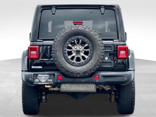 Black Clearcoat 2023 Jeep Wrangler Rubicon 392