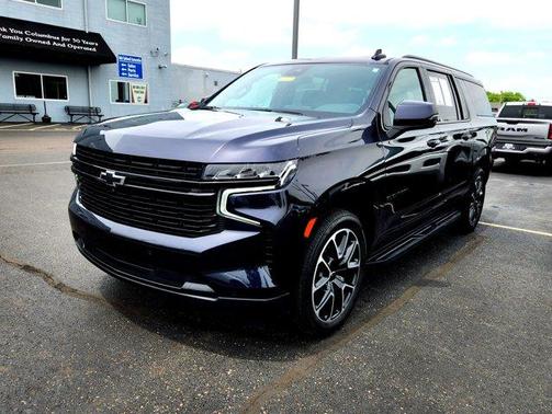 2023 Chevrolet Suburban RST