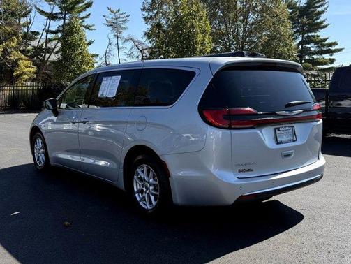 2024 Chrysler Pacifica Touring-L