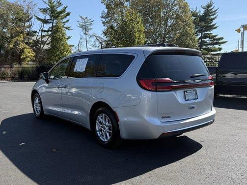 2024 Chrysler Pacifica Touring-L