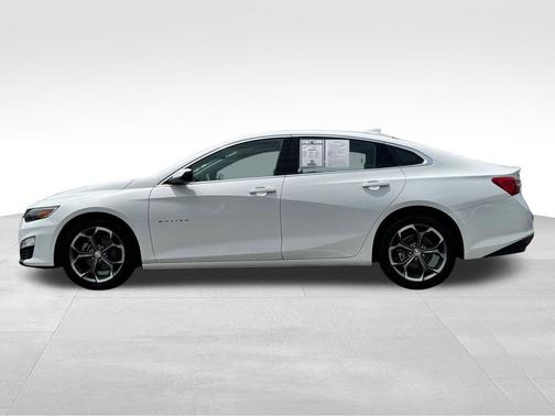 Summit White 2024 Chevrolet Malibu LT