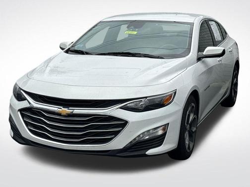 Summit White 2024 Chevrolet Malibu LT
