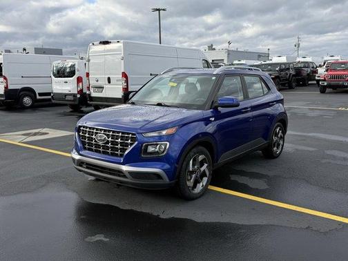2022 Hyundai VENUE SEL