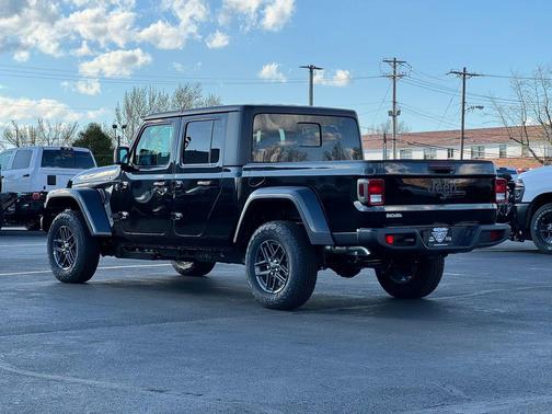 Black Clearcoat 2026 Jeep Gladiator Sport