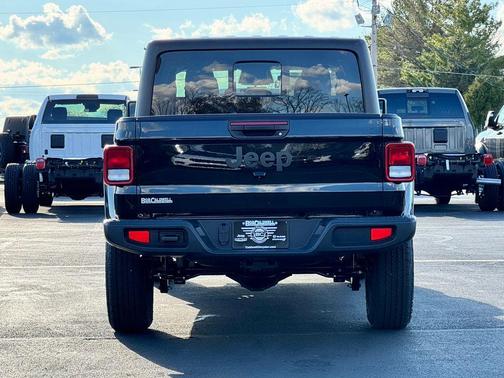 Black Clearcoat 2026 Jeep Gladiator Sport