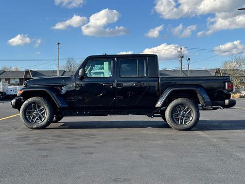 Black Clearcoat 2026 Jeep Gladiator Sport