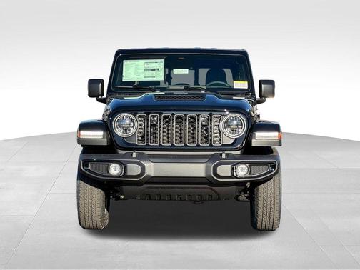 Black Clearcoat 2026 Jeep Gladiator Sport