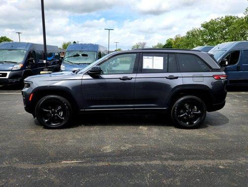 2022 Jeep Grand Cherokee Altitude