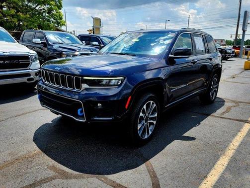 2022 Jeep Grand Cherokee 4xe Overland