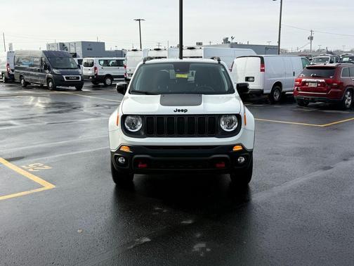 2023 Jeep Renegade Trailhawk