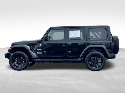 Black Clearcoat 2021 Jeep Wrangler Unlimited Sahara