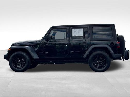 Black Clearcoat 2022 Jeep Wrangler Unlimited Sport Altitude