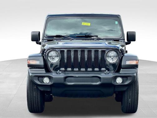 Black Clearcoat 2022 Jeep Wrangler Unlimited Sport Altitude