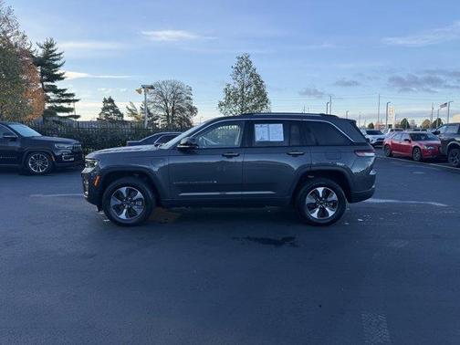 2022 Jeep Grand Cherokee 4xe Base