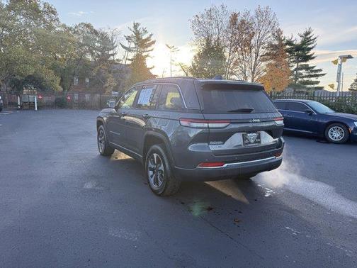 2022 Jeep Grand Cherokee 4xe Base