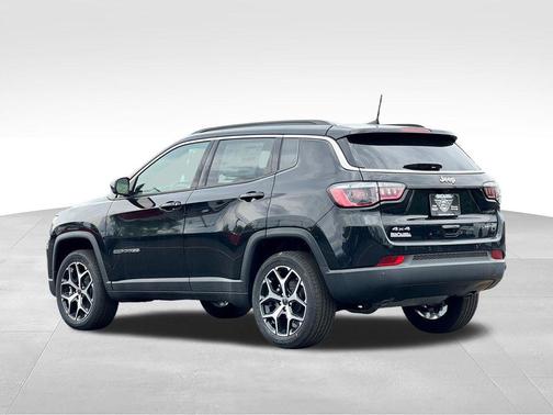 Diamond Black 2026 Jeep Compass Limited