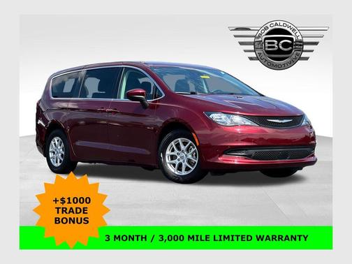 Velvet Red Pearlcoat 2023 Chrysler Voyager LX