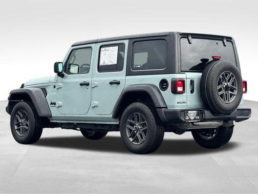 Earl Clearcoat 2024 Jeep Wrangler Sport