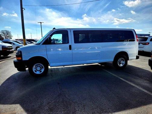 2021 Chevrolet Express 3500 LS
