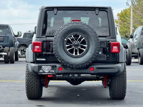 Black Clearcoat 2026 Jeep Wrangler Rubicon