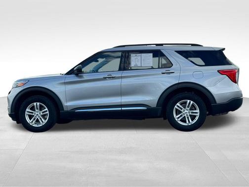 Silver Metallic 2023 Ford Explorer XLT