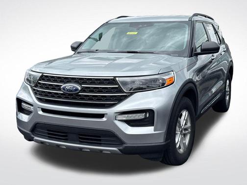 Silver Metallic 2023 Ford Explorer XLT