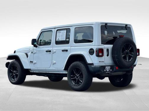 Bright White Clearcoat 2023 Jeep Wrangler Sahara