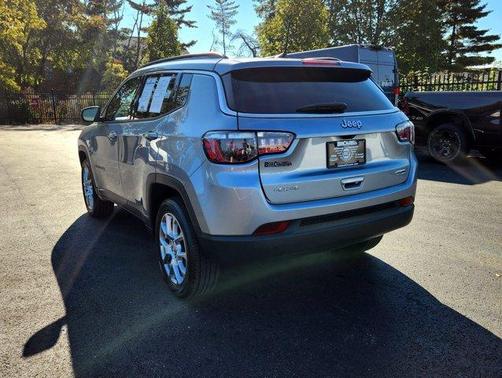 2022 Jeep Compass Latitude Lux