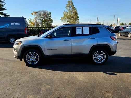 2022 Jeep Compass Latitude Lux