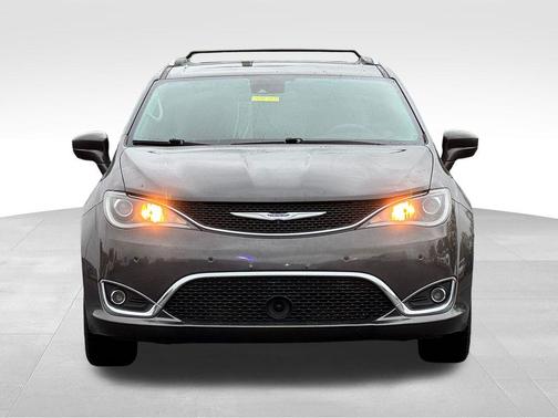 Granite Crystal Clearcoat Metallic 2019 Chrysler Pacifica Touring-L Plus